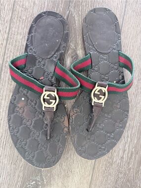 Women’s Gucci Black Leather GG-Embossed Sandals with Green and Red Webbing